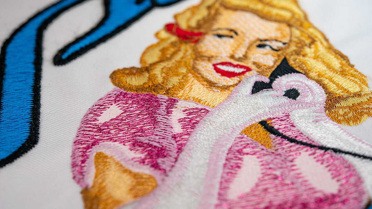 1950's style women embroidery